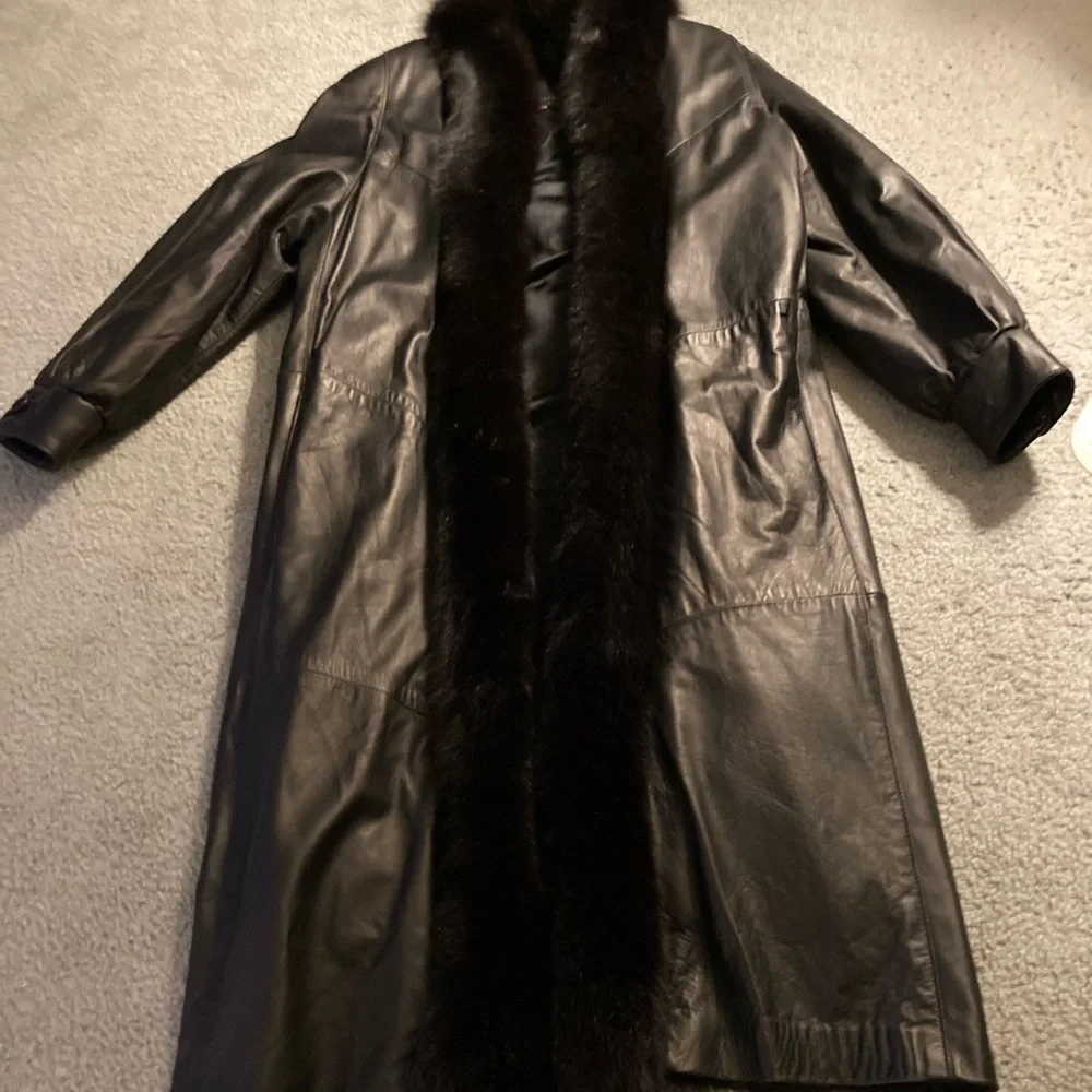 Woman’s genuine leather with fur coat - Picture 1 of 6